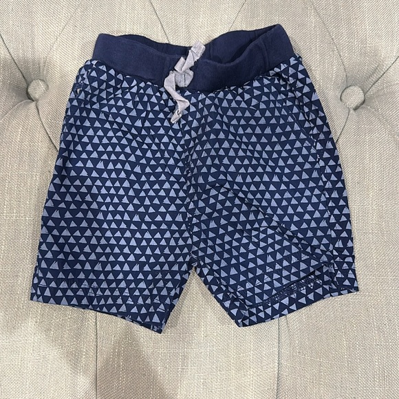 6-9M Baby Boy Fish & Hook Short Sleeve Shirt with Matching Triangle Print Shorts - Picture 5 of 7